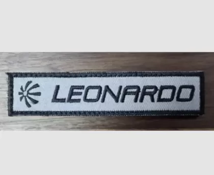 STEMMA LEONARDO SCRITTA NERA 12X2,7 CM