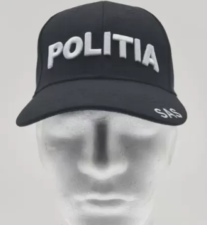 BIAŁE NAPISY Z CAŁĄ CZAPKĄ POLICYJNĄ - SAS MP1